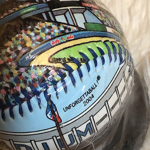 Unforgettaball 2004 Yankee Stadium Commemorative Baseball - Picture 4 of 8